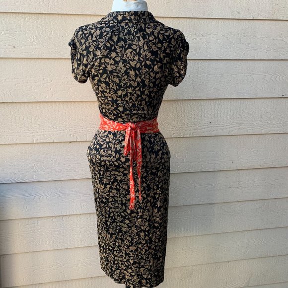 🔥SOLD🔥Diane Von Furstenberg Floral Silk Wrap Dress - Picture 3 of 8